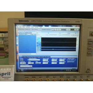 China Générateur de forme d'onde arbitraire Tektronix AWG7122C 3,2 GHz ou 5,6 GHz 12 GS/s 2 canaux on sale