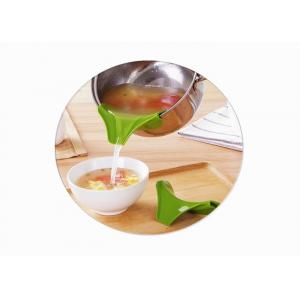 Multi Function Silicone Kitchen Gadgets / Silicone Slip On Spout Pourer