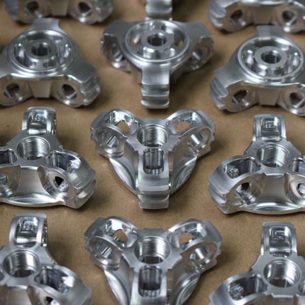 China Peças de alumínio mecânicas personalizadas do CNC que limpam com jato de areia o revestimento de superfície de exame de seda wholesale