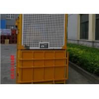 China Single Cage 1000kg Material Personnel Hoist With Counterweight on sale