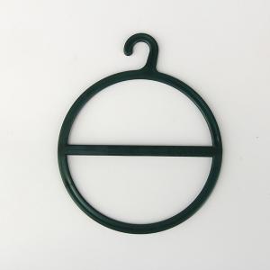 China 3mm Thick 9.7g Standard PE Black Plastic Hanger For Scarves supplier