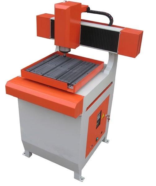 Mini equipamento da imprensa do cargo do corte da gravura do CNC do tamanho 300