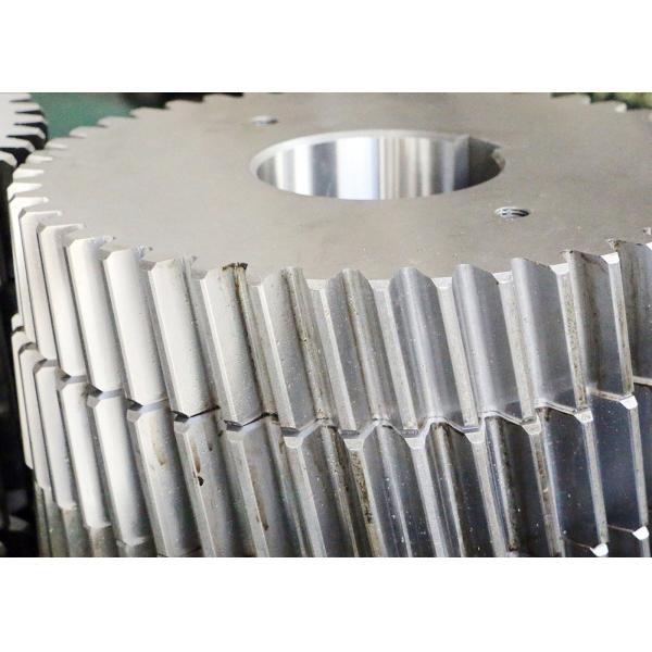 China engrenage hélicoïdal simple en spirale en acier 20CrMnTi pour le réducteur de vitesse monté par axe supplier