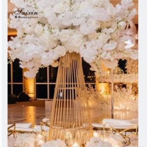 China New Design Gold Metal Flower Stand Wedding Decoration Table Centerpiece Luxury Wedding Flower Stand supplier