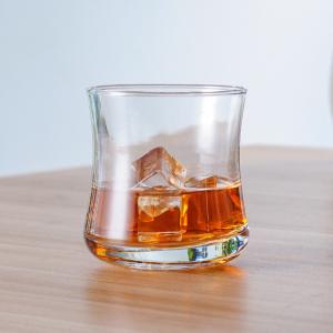 China Mão fácil que guarda os vidros feitos sob encomenda 10oz 300ml do uísque para Appleton supplier