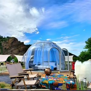 China Prefab Modern Sunroom Dome Houses Garden House Glamping Resort Dome Tent supplier