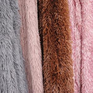 China HomeLightweight Faux Fur Throw Blanket High Durability Fluffy Fur Blanket supplier