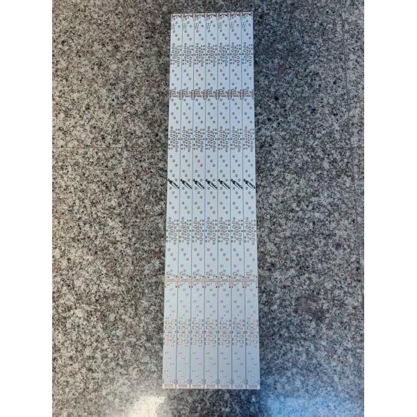 China 1.2mm-1.6mm厚さの LEDPCBボードと最大 パネルサイズ 600mm×1200mmと1oz-3oz銅厚さ wholesale