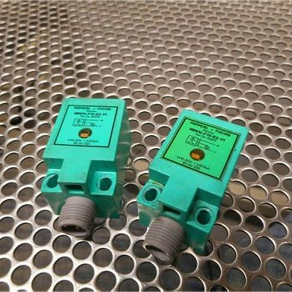 M12 NBN10-F10-E2-V1 ペッパール・フックス 安全障壁 PNP 3ワイヤー 10mm ノンフラッシュ近感センサー