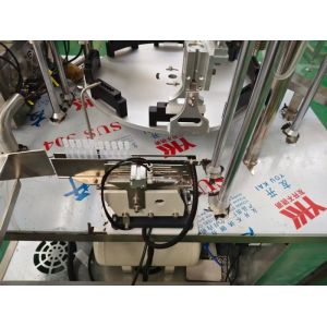 China 1〜5mlの使い捨てチューブ詰め込み・閉じる機械 理想的な様々な化粧品や食品用 wholesale