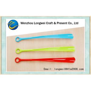 China Long Handheld Plastic Shoe Horn , Eco-friendly Multicolor Shoe Lifter supplier