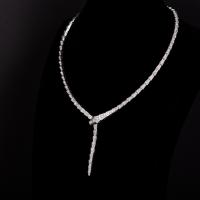 China Sophisticated Style 18K White Gold Necklace  Serpenti Prong Etched Luxury Jewelry on sale