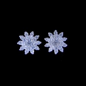 China Personalized Silver Cubic Zirconia Earrings Fashion Jewelry With Flower Shape supplier