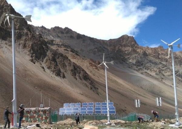 Renewable Energy 3KW  Wind Turbine With Solar Panel For Power Station Home Use