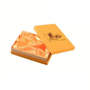 China Hard Paper Gift Box Packaging with Gold Satin Lined supplier