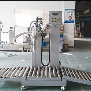 China Explosion Proof Semi Automatic Drum Pail Can Liquid Filling Machine For Hazardous Liquid supplier
