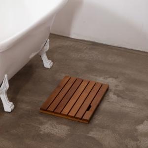 China Sustainable 1.42 Inch Teak Bathroom Mat 23.62cm Length Non Slip Solid Wood Color supplier