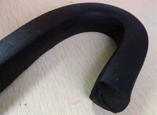 Black Butyl Rubber Tape Single Sided Adhesive PE Basic Material Outer Layer