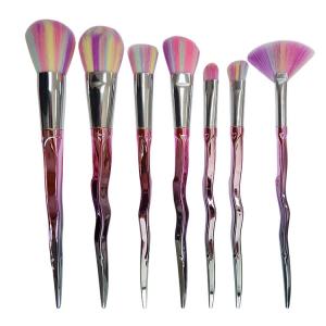 China Luxury Colorful Makeup Brush Special shape Plastic Handle Beauty Makeup Tools supplier