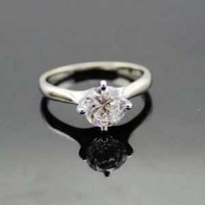 China 925 Sterling Silver Engagement Ring with CZ Diamonds (F31) supplier
