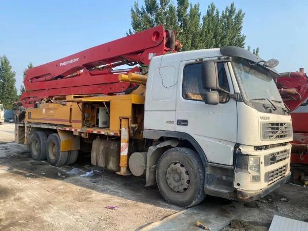 38 Meter Second Hand Concrete Pump with Volvo Chassis and Vibrating Amplitude 2.6mm
