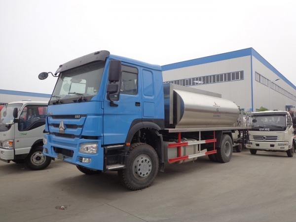 Howo 266hp 10 Tons Tanker Truck Trailer Modified Bitumen Distributor Truck