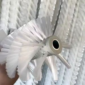 China ローラーナイロンブラシ 強く粗い回転式太陽光パネルブラシ 中国 on sale