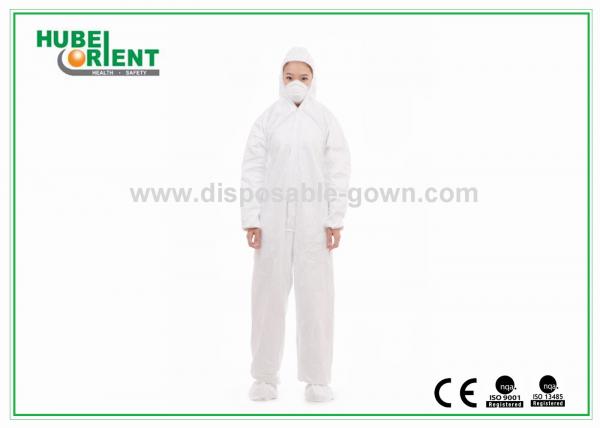 Белые защитные устранимые Coveralls как с клобуком, так и с Feetcover для защища