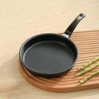 China New Arrival Hot Sale Black Cooking Pot Kitchen Ware Wok Pan Iron Frypan Non Stick Skillet Pan on sale