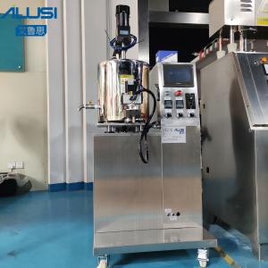 China Vaseline Heating Mixing Candle Wax Filling Machine 220V Automatic 2000bph supplier