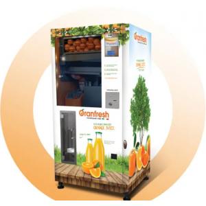 OEM Healthy Food Fresh Juice Vending Machine For Street Hotel Subway Station