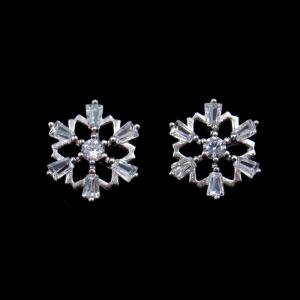 China Personalized Silver Cubic Zirconia Earrings , Zircon Copper Flower Charm Cute Stud Earrings For Women wholesale