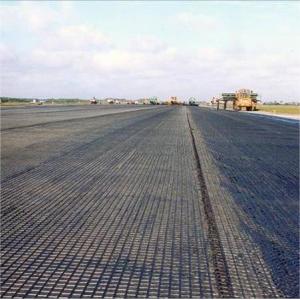 China 30KN-200KN Fiberglass Grid Geogrid Made in Affordable for Railway Ground Reinforcement supplier