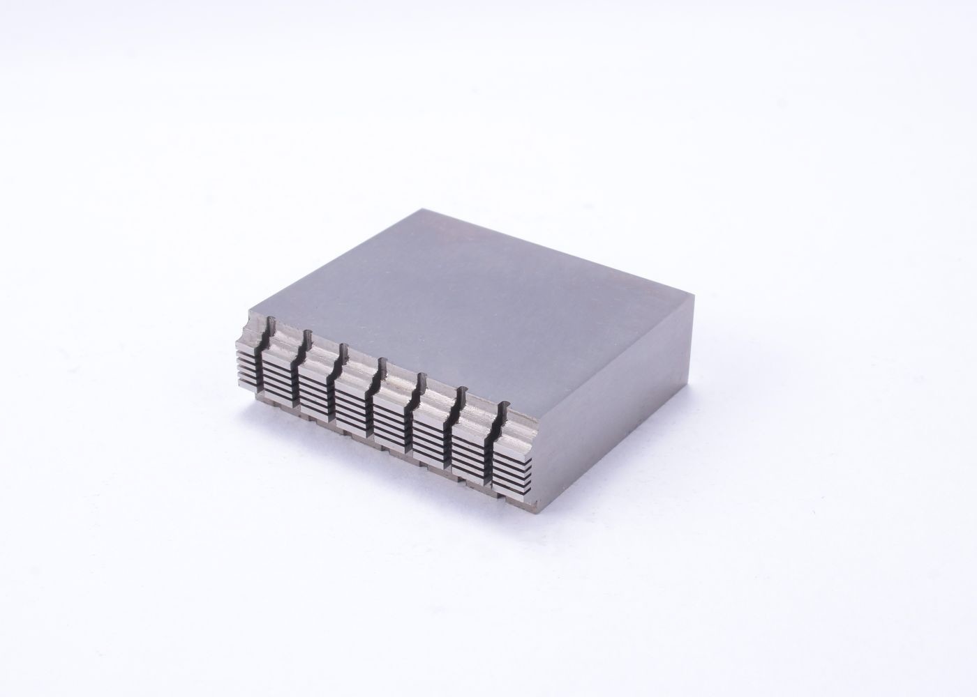China A cabeça feita sob encomenda da precisão das peças sobresselentes pequenas do cubo EDM complicou as peças do edm do fio da certificação ISO9001 2008/sodick supplier