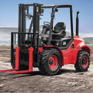China Masted Rough Terrain Forklift , Off Road 3 Ton Red Steel 4x4 Forklift supplier