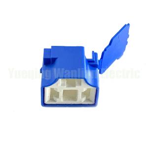 China 3ピンH4-2Bセラミックカーコネクタ オートライトランプホルダーソケット 7.8mmランププラグ wholesale
