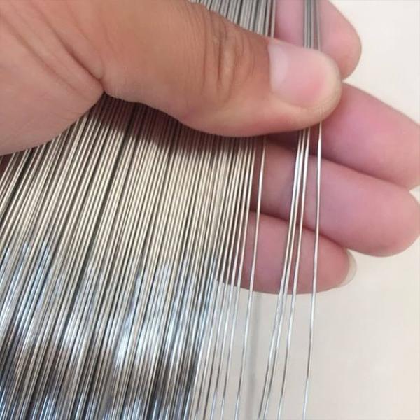 Highway Guardrails Galvanized Steel Core Wire with Up to 300g/m2 Galvanized Layer Thickness