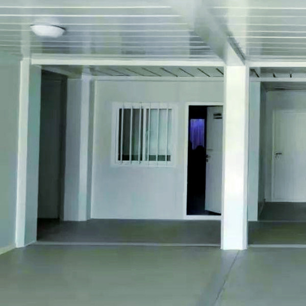 The steel frame is solid and reliable. The modular, flexible and detachable double-layer container house is durable for 15 years