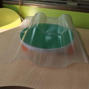 China Carreaux de puits en PET de clarté et de performances durables avec un squelette en tissu en fibres renforcé pour une résistance aux chocs supplier