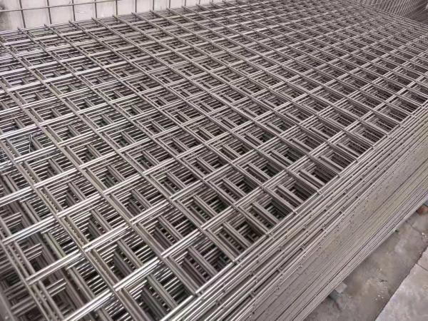 La soldadura Mesh Fence Panels Pvc And del Rebar 2x2 del hierro galvanizó