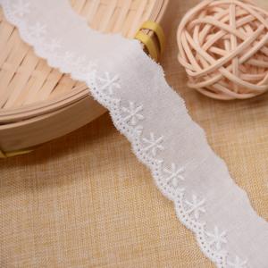 China 2.5cm Polyester Cotton Embroidery Lace Fabric For Clothes supplier