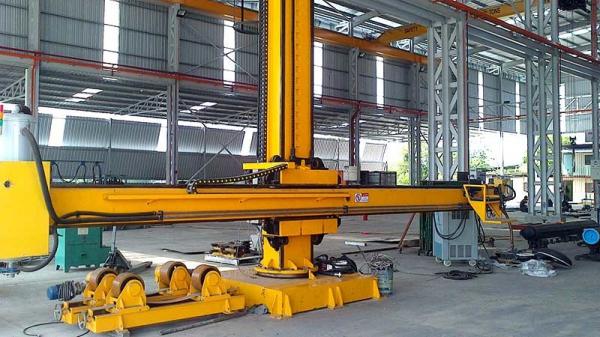 Motorized Moving Rotation Column and Boom Welding Machine With Electric Cross