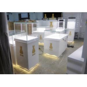 China Retail Shop Museum Display Cases High Glossy White Color 12V Output Power supplier
