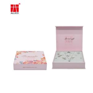 China Book Style Pink Magnetic Gift Box , 250g E Flute Pendant Gift Box supplier