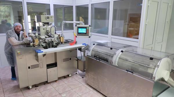 Easy Operate Paintball Softgel Capsule Encapsulation Machine 7000-30000pcs/H