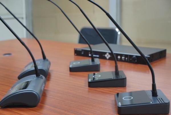 Micrófono de votación de la sala de reunión con el sistema del micrófono del altavoz/de la mesa de reuniones