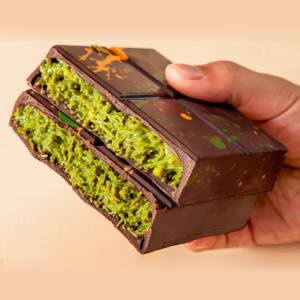 China Dubai Pistachio Paste Compound Chocolate Custom Exotic Handmade Snacks Halal wholesale