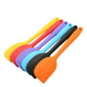 China best seller hot amazon top seller high quality baking accessories kitchen supplies new design silicone spatula supplier