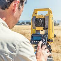 China High Accuracy 171mm Total Station With Minimum Display 1'' For Surveying 50000 Points Capacity on sale