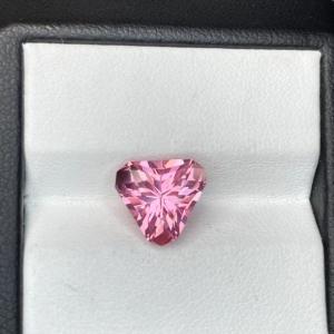 Al2O3 Trigonal Pink Sapphire Gem With Oval Cut For Ring